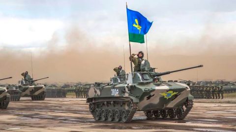 El Kremlin ha desplegado más de 114.000 soldados a frontera con Ucrania.