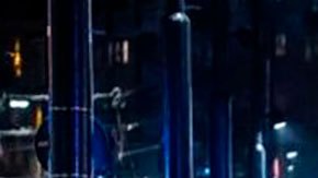 Los manifestantes quemaron vehículos en varias ciudades europeas este fin de semana.