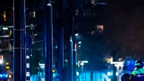 Los manifestantes quemaron vehículos en varias ciudades europeas este fin de semana.