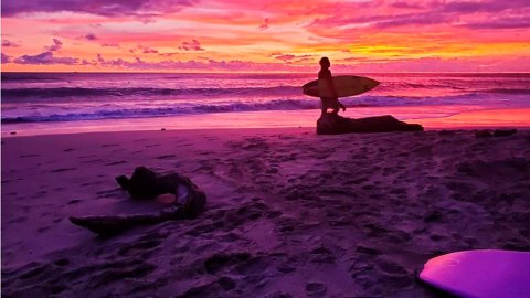 Santa Teresa, en Costa Rica, es un paraíso para los surfistas y amantes de bellos atardeceres.
