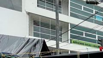 Grupos de familias emberá han estado viviendo en las calles de Montería, tras ser desplazadas por pandillas violentas.