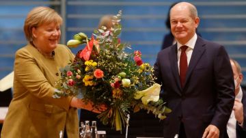Olaf Scholz ha sido vicecanciller de Merkel desde 2018 y ahora se dispone a tomar su relevo.