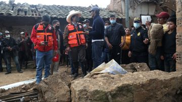 Niño de tres años muere tras ser aplastado por “montaña” de madera; es el primer fallecido por terremoto