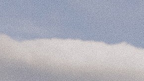 Foto de una R1T en el exterior