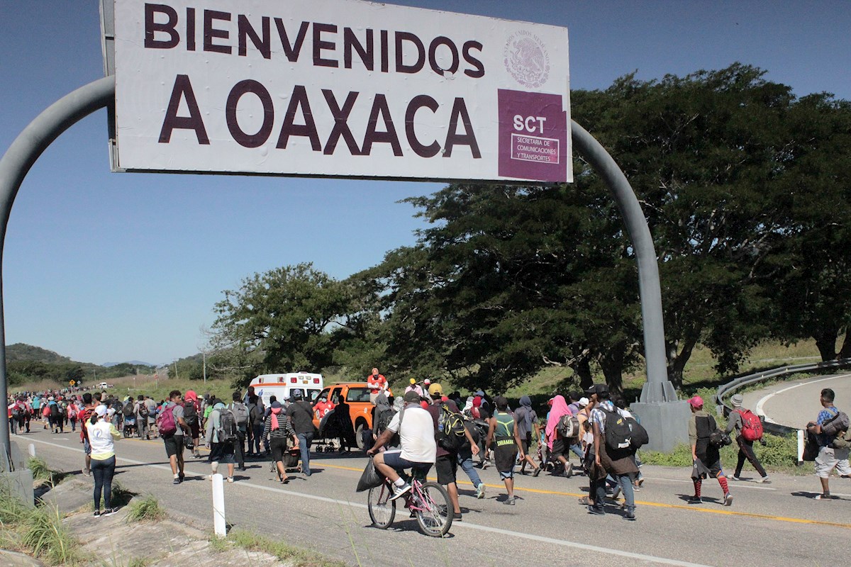 Caravana migrante logra llegar a los límites del Estado de Oaxaca en México.