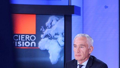 Jorge Ramos junto a María Elena Salinas, su compañera que más años lo acompañó en Univision Noticias