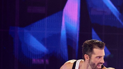 Adamari López y Toni Costa bailan en 'Así Se Baila'. Foto: Telemundo/Alex Tamargo
