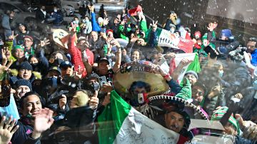 La afición de México hizo acto de presencia en Edmonton a pesar del clima hostil.
