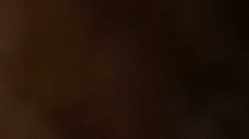 Akın Akınözü es Miran Aslanbey y Ebru Şahin es Reyyan Sadoglu en 'Hercai: Amor y Venganza'.