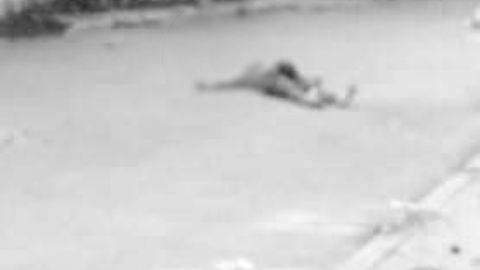 Anciano mata a su pareja de 35 años por presunta infidelidad; es detenido por no poder correr por su edad.