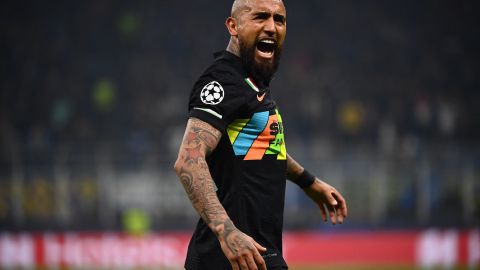 Arturo Vidal sufrió un robo de su casa mientras jugaba el derbi de Milán.