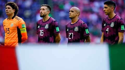 Selección Mexicana de Fútbol en la entonación del himno nacional.