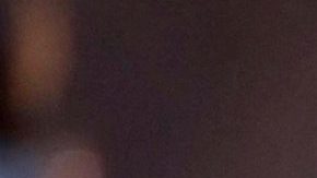 Cristian Castro huye en estampida tras ser captado con dos mujeres entrando a un hotel