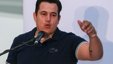 Eddy Reynoso ha participado en ayudas sociales en varias oportunidades.