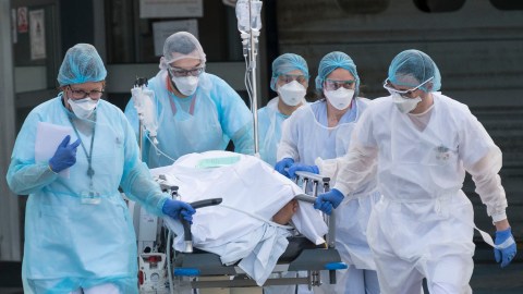Europa enfrenta su mayor ola de Covid en la historia con 310,000 nuevos casos y Austria impone vacunación obligatoria