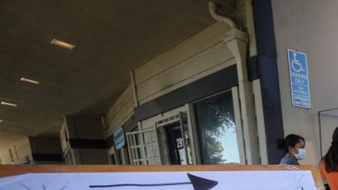 Centro Binacional para el Desarrollo Indigena Qaxaqueno (CBDIO) suministra la vacuna en Fresno.
