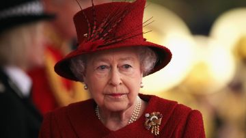 Reina Isabel II cancela nuevamente participación en evento público.