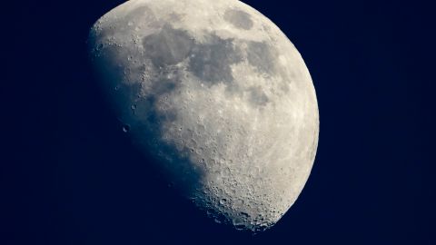 La NASA quiere establecer primero una base en la Luna antes de ir a Marte.