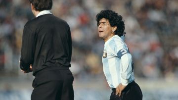 La barajita de Maradona se vendió por más de medio millón de dólares.