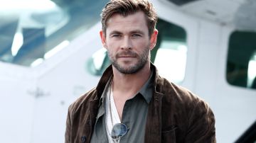 Chris Hemsworth presume sus brazos de 'acero' con atrevida foto en redes