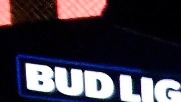 Odell Beckham y Aaron Donald tras un juego de 2019 en Cleveland. Ahora son compañeros.
