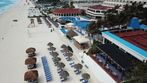 Enfrentamiento entre narcos en playa cerca de Cancún deja doble ejecución: Fiscalía