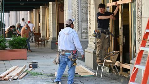 La economía de Estados Unidos añadió 531,000 empleos durante octubre: la tasa de desempleo bajó a 4.6%-GettyImages-1216821094.jpg