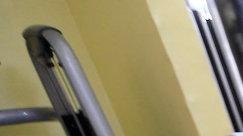 Joven muere aplastado por aparato de más de 650 libras en gimnasio de México