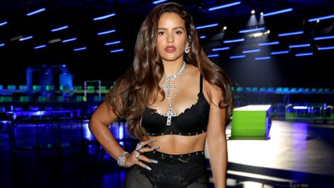 De selfies atrevidas a looks escandalosos: las 3 fotos de Rosalía que arrasaron en Instagram