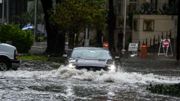 A partir del jueves, Florida y las dos Carolinas podrían sufrir por inundaciones repentinas.