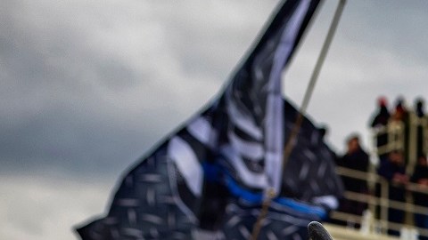 Jacob Anthony Angeli Chansley se denominó a sí mismo como el "Chamán QAnon".