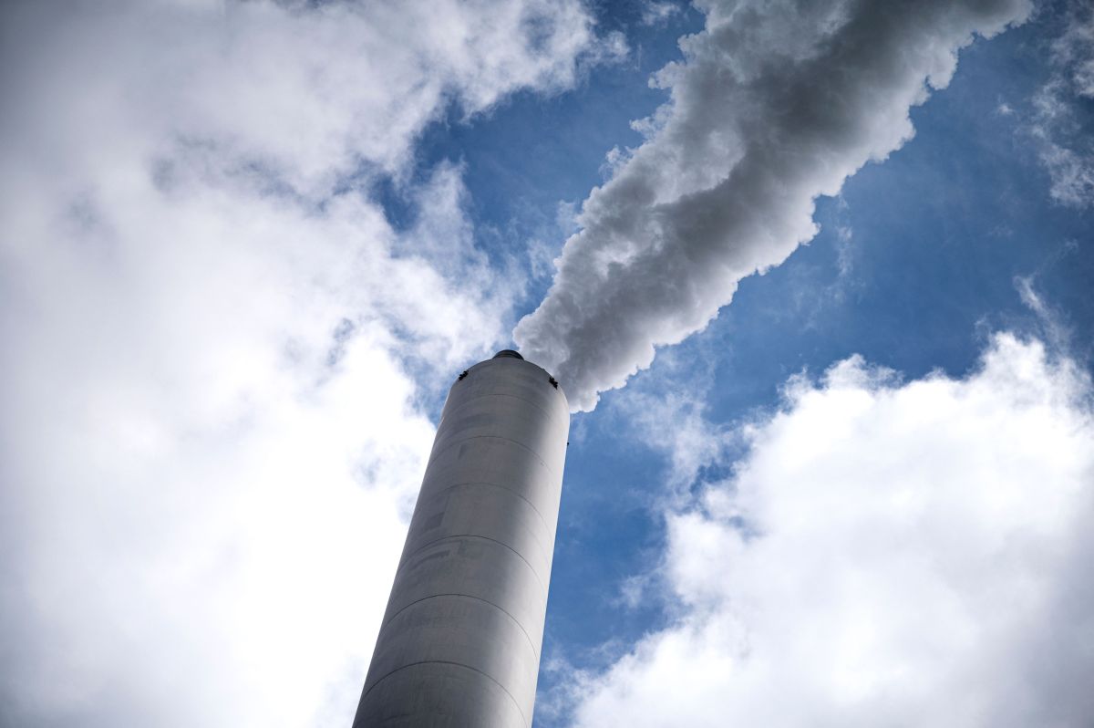 Uno de los objetivos de la COP26 es el de limitar el calentamiento global a 1.5 grados reduciendo las emisiones, sobre todo de los combustibles fósiles.