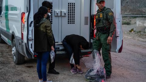El programa Permanecer en México fue impuesto por el expresidente Donald Trump.