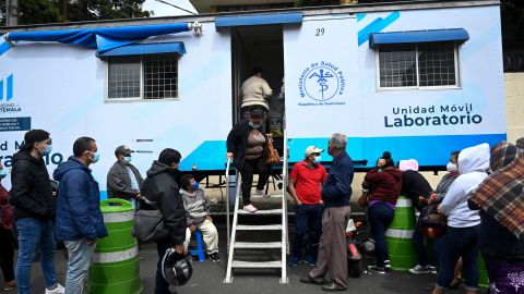 Un laboratorio móvil de detección del covid-19 en Guatemala.