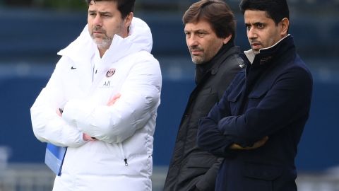 Pochettino (i), Leonardo (c) y Nasser Al-Khelaifi (d).