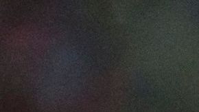 Un hombre sostiene una vela durante un evento en Adís Abeba dedicado a las víctimas del conflicto de Tigray.