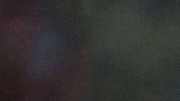 Un hombre sostiene una vela durante un evento en Adís Abeba dedicado a las víctimas del conflicto de Tigray.