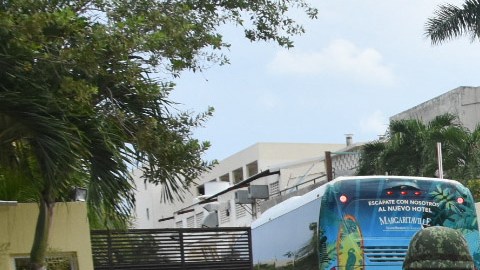 Ejército en México anuncia cuerpo de Seguridad Turística en Cancún tras ola de violencia