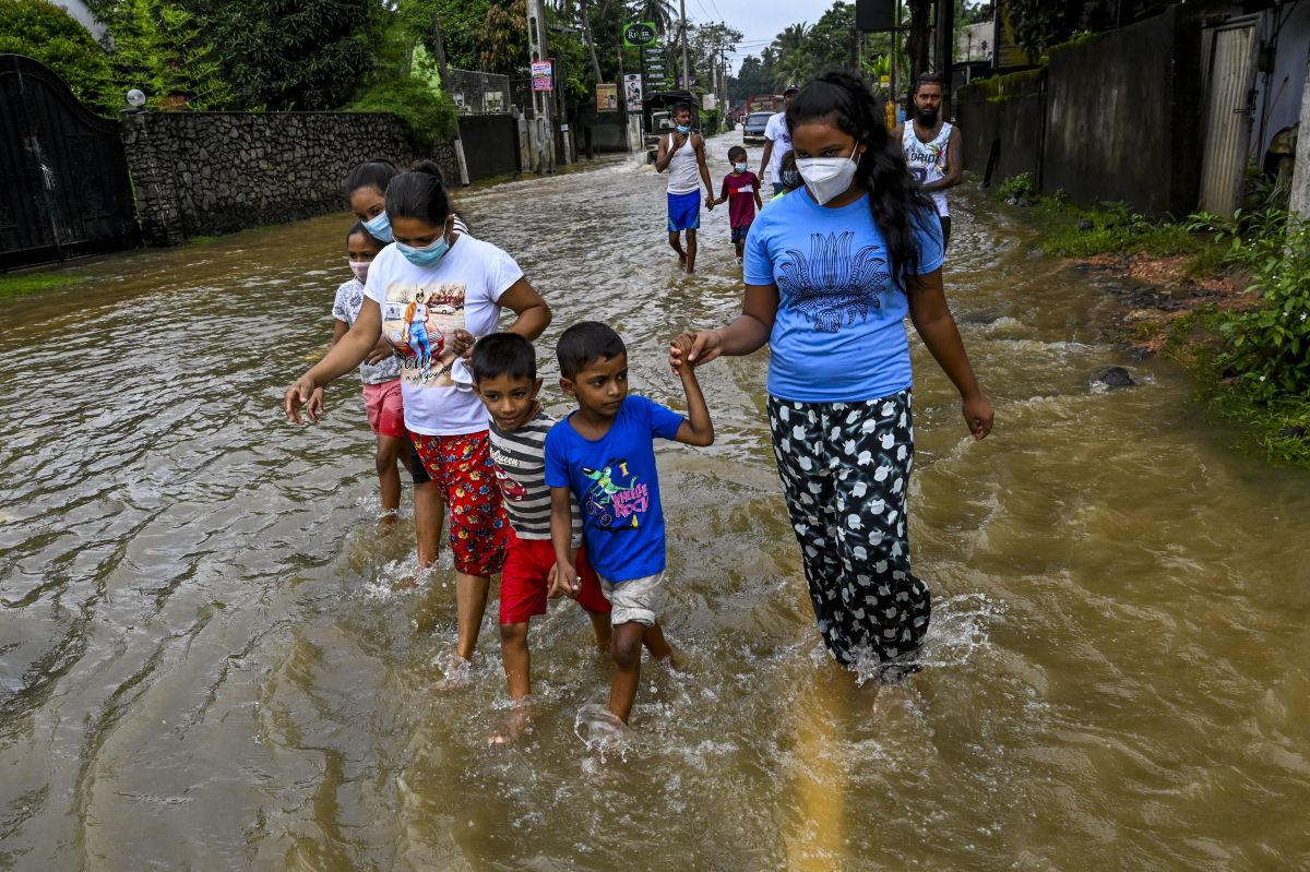 VIDEO: More than 40 dead and thousands affected by floods in India and Sri Lanka
