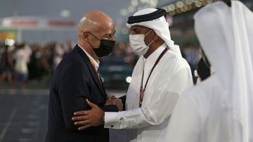 Gianni Infantino estuvo en el GP de Qatar con los preparativos del Mundial.