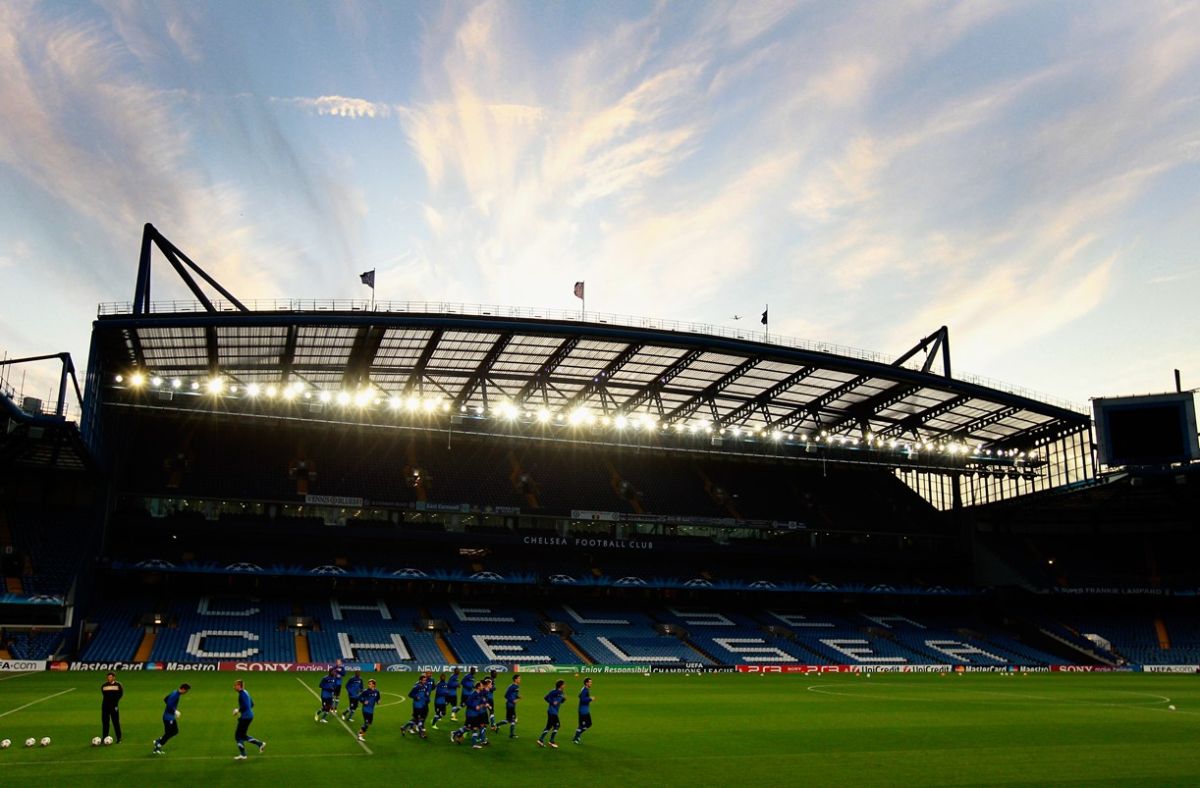 Chelsea será uno de los equipos que podrá recibir fanáticos de pie (Foto: Getty Images) 