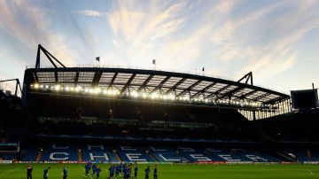 Chelsea será uno de los equipos que podrá recibir fanáticos de pie (Foto: Getty Images)
