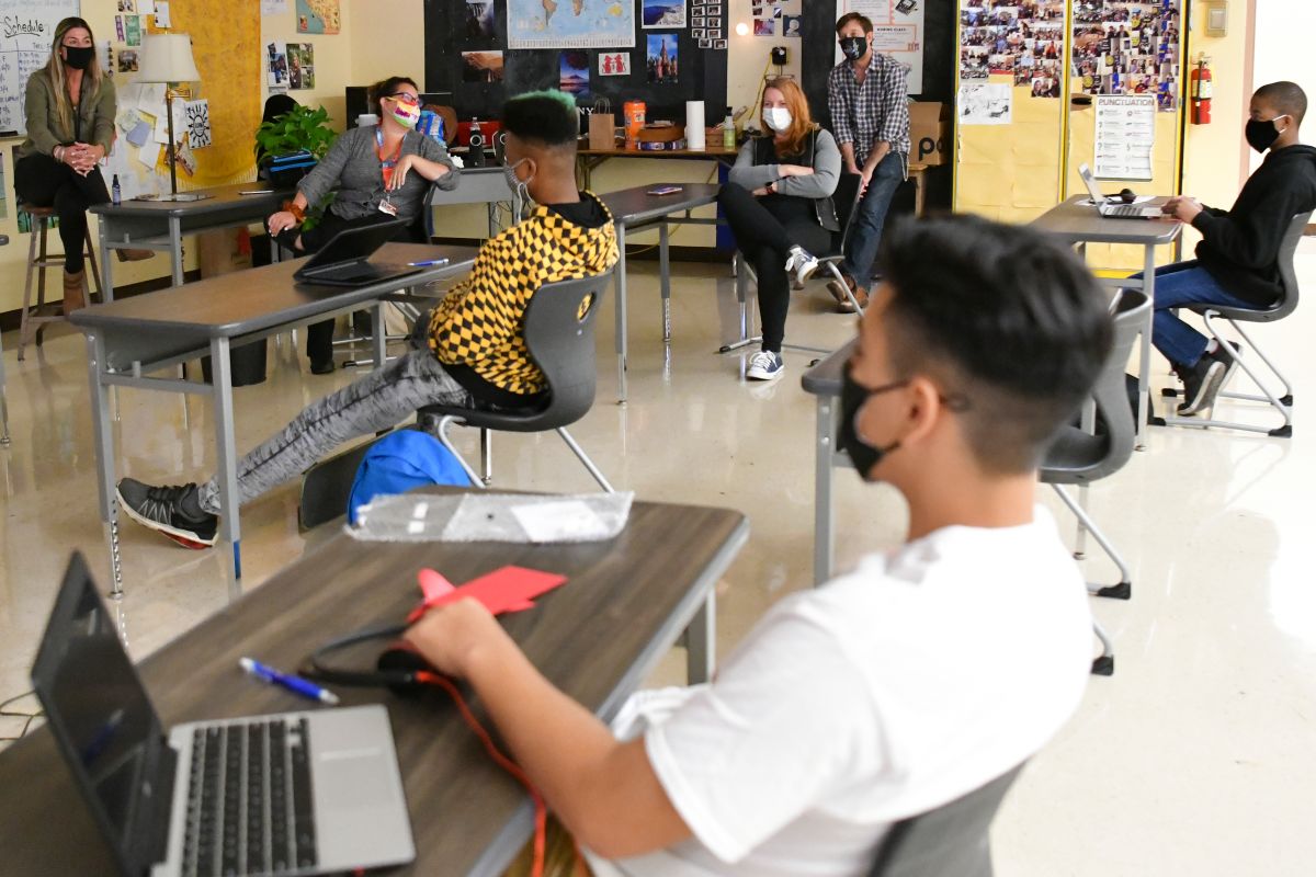 La ciudad de Los Ángeles ofrece a estudiantes de bajos ingresos la oportunidad de ser tutores. (Getty Images)