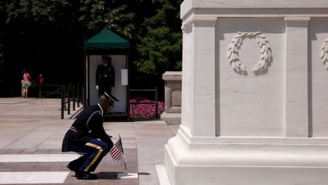 El “Soldado Desconocido” cumple un siglo en EEUU y festeja dejando atrás 73 años de soledad