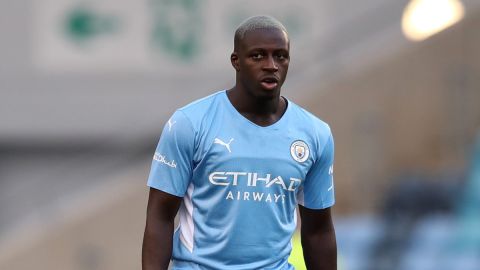 Benjamin Mendy (Manchester City) puede ver terminar su carrera.