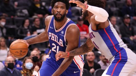 Joel Embiid se perderá 5 partidos de la NBA (Foto: getty Images)