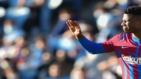 Ansu Fati se lesiona en partido con el FC Barcelona en noviembre de 2021.