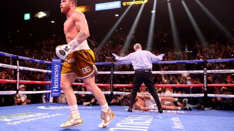 Canelo realizó el donativo con las ganancias de la victoria contra Caleb Plant.