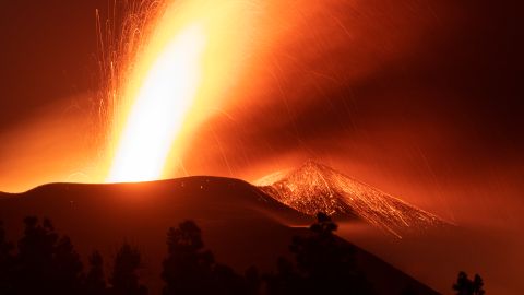 La actividad volcánica en la isla ha afectado la cotidianidad de sus habitantes, quienes esperan que el final llegue pronto.