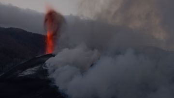 El volcán ya tiene más de dos meses desde que entró en erupción a mediados de septiembre.